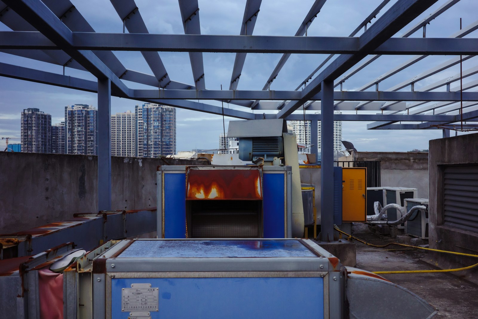 Building Decarbonisation | Land Sterling Rooftop HVAC and ventilation plant